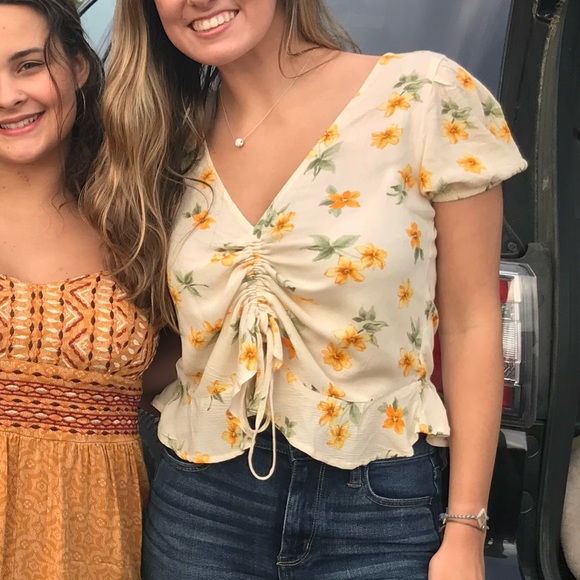 American Eagle Top - Picture 4 of 4